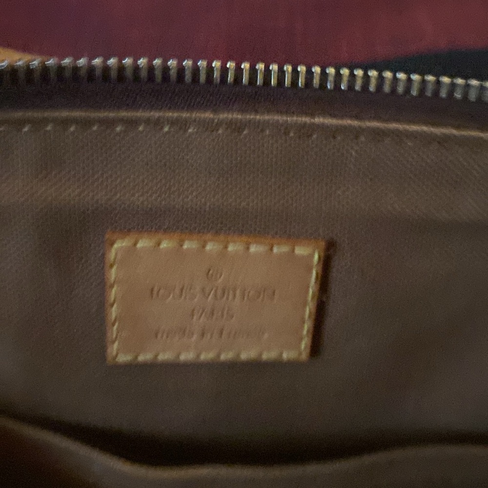 Louis Vuitton purse